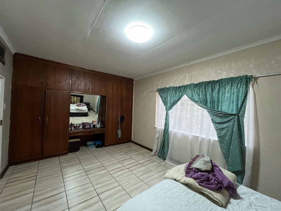 5 Bedroom Property for Sale in Die Rand Northern Cape